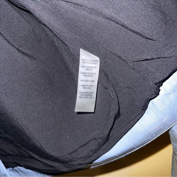 DOLCE CABO Womens Aviator Jacket Medium Blue Patent Leather Bomber Sherpa Y2k S - Picture 7 of 8